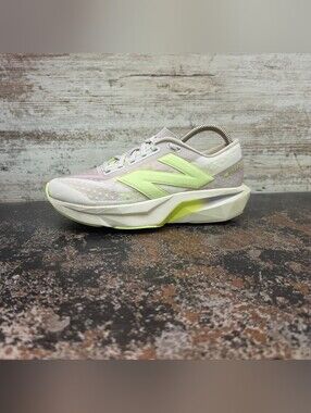 Womens New Balance FuelCell Rebel Running Shoes Sz 8 Used WFCXLUM